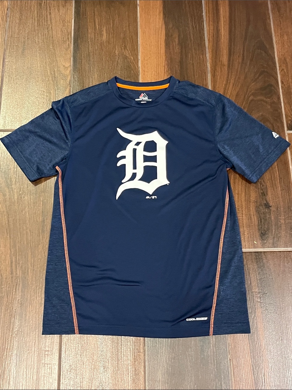 Detroit Tigers medium - like new